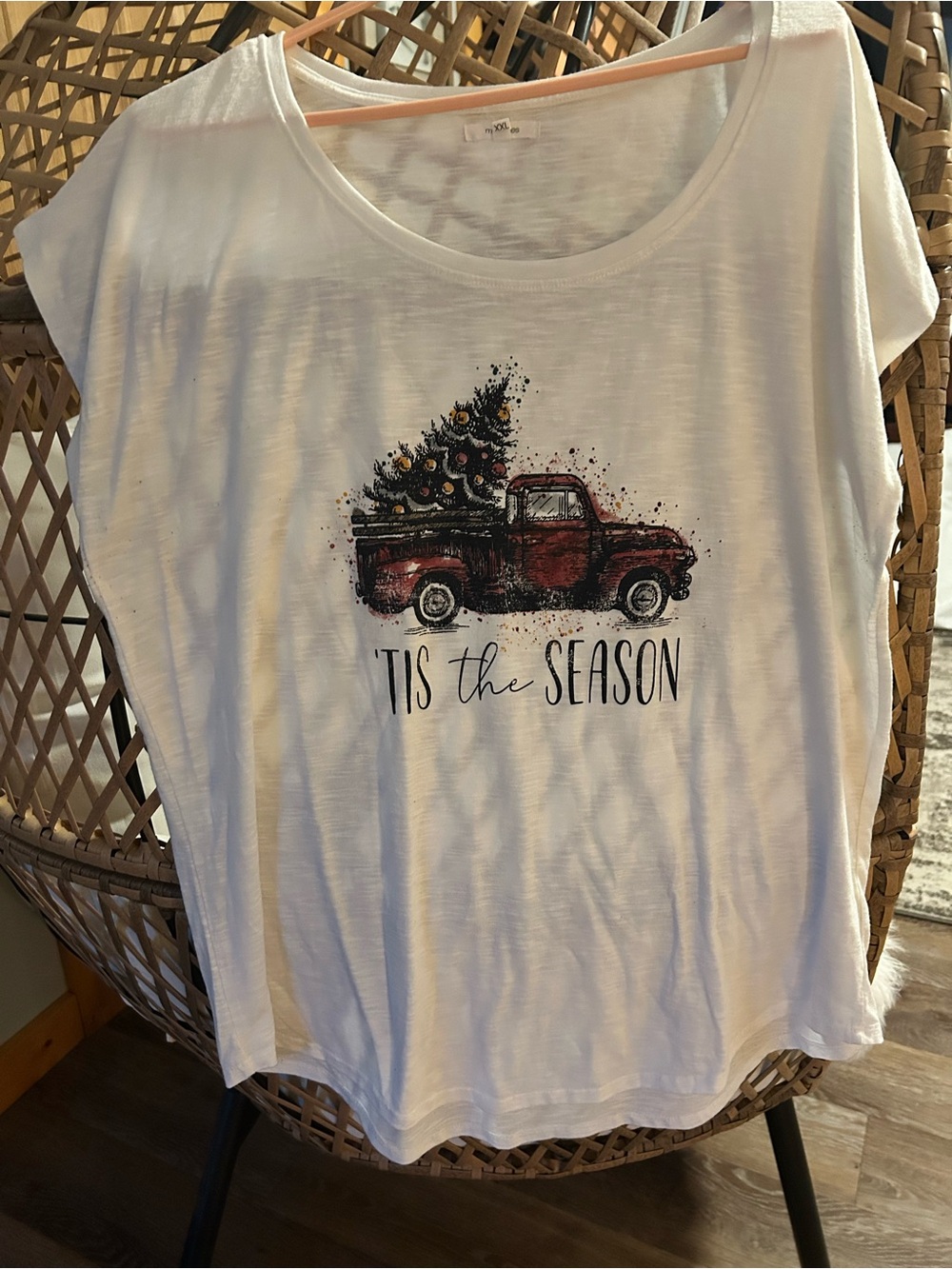Maurice’s XXL White Tee with Red Vintage Truck Christmas “Tis the Season “
